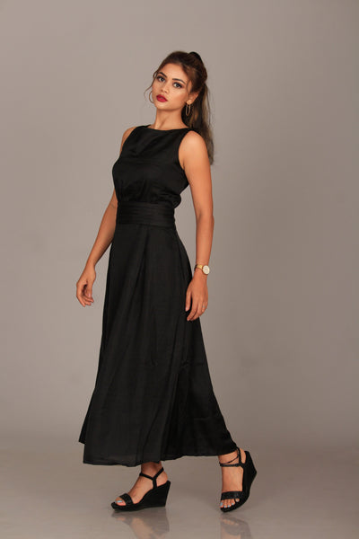 Simone-Elegant beautiful long black midi dress with pockets